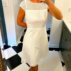 J Crew sz 2, white eyelet dress with flattering waist. Excellent cond.